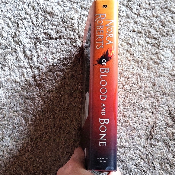 2 Hardcover Nora Roberts Chronicles of the One Series #1 & #2 - Picture 8 of 9